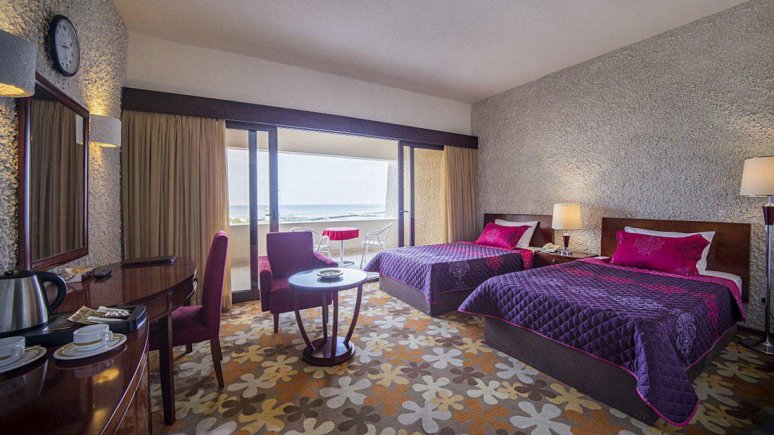 اتاق دو تخته رو به دریا هتل شایان کیش